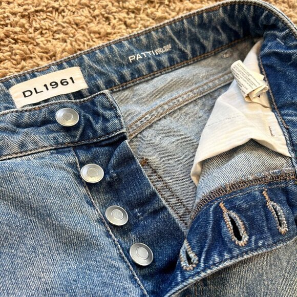 DL1961 Patti High Rise Straight Jeans in Vibrant Cropped Distressed Size 26 - Picture 9 of 12